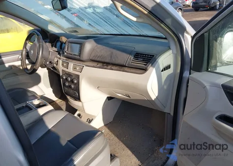 2010 Volkswagen Routan Se z USA, uszkodzony, nr VIN 2V4RW3D17AR138416